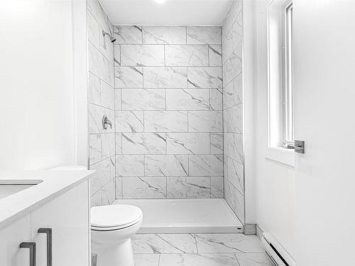 54 Heckman Avenue, Bridgewater, NS - Indoor Photo Showing Bathroom