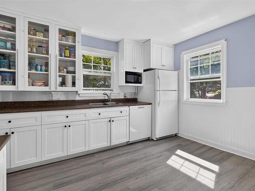 107 Herring Cove Road, Halifax, NS - Indoor Photo Showing Kitchen