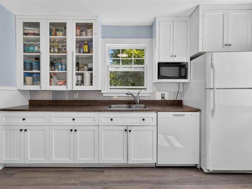 107 Herring Cove Road, Halifax, NS - Indoor Photo Showing Kitchen With Double Sink