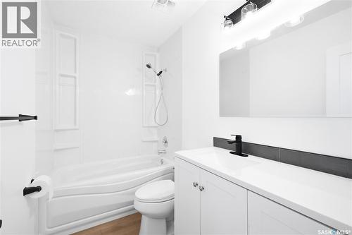 34 Ottawa Place, Regina, SK - Indoor Photo Showing Bathroom