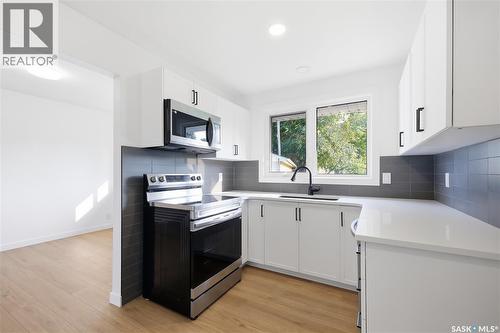 34 Ottawa Place, Regina, SK - Indoor Photo Showing Kitchen