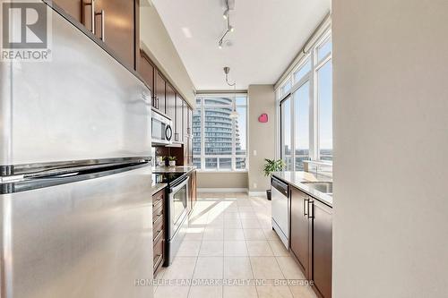 3508 - 80 Absolute Avenue, Mississauga, ON - Indoor Photo Showing Kitchen