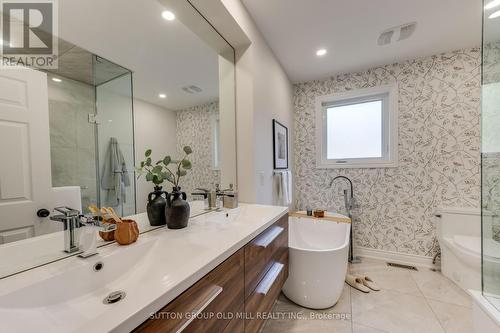 4-piece washroom upstairs - 85 Bonnyview Drive, Toronto, ON - Indoor Photo Showing Bathroom
