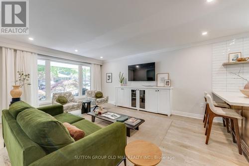 Open concept main floor - 85 Bonnyview Drive, Toronto, ON - Indoor Photo Showing Living Room