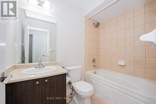 410 Linden Drive, Cambridge, ON - Indoor Photo Showing Bathroom