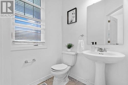 4852 Abbott Street E, Ottawa, ON - Indoor Photo Showing Bathroom