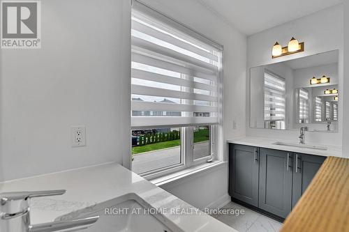 32 Edenbridge Court, Ottawa, ON - Indoor Photo Showing Bathroom