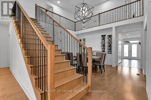 32 Edenbridge Court, Ottawa, ON - Indoor Photo Showing Other Room