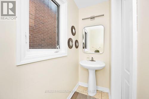 58 Clamerten Road, Whitchurch-Stouffville, ON - Indoor Photo Showing Bathroom