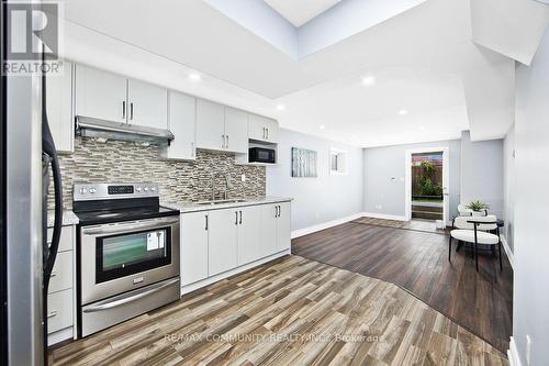 58 Clamerten Road, Whitchurch-Stouffville, ON - Indoor Photo Showing Kitchen With Upgraded Kitchen