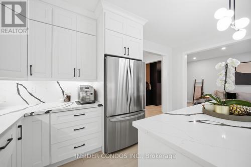 1521 Stovell Crescent, Innisfil, ON - Indoor Photo Showing Kitchen