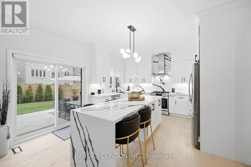 1521 Stovell Crescent, Innisfil, ON - Indoor Photo Showing Kitchen