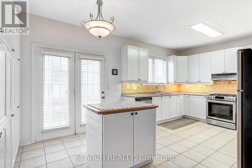 19 Treeline Boulevard, Brampton, ON - Indoor Photo Showing Kitchen