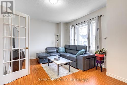 19 Treeline Boulevard, Brampton, ON - Indoor Photo Showing Living Room