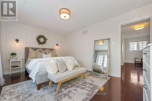33 Dewsbury Way, Hamilton, ON - Indoor Photo Showing Bedroom