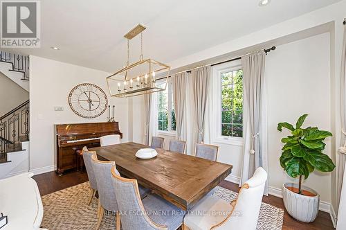 33 Dewsbury Way, Hamilton, ON - Indoor Photo Showing Dining Room