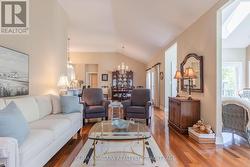 Main Level - Living Room - 
