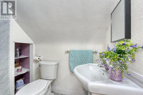 12437 St Thomas Street, Tecumseh, ON - Indoor Photo Showing Bathroom