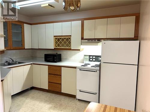 56 Rutland Avenue, Markstay-Warren, ON - Indoor Photo Showing Kitchen With Double Sink