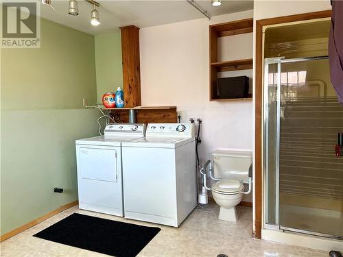 56 Rutland Avenue, Markstay-Warren, ON - Indoor Photo Showing Laundry Room