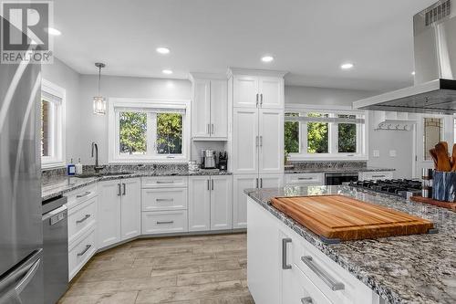 2815 Main Street, Blezard Valley, ON - Indoor Photo Showing Kitchen With Upgraded Kitchen