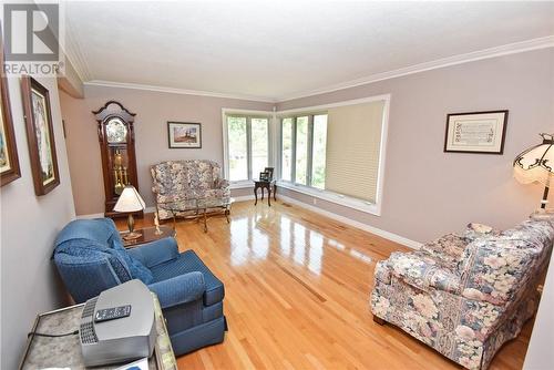1066 Delwood Court, Sudbury, ON - Indoor Photo Showing Living Room