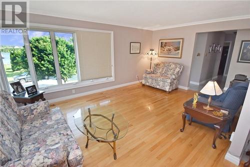 1066 Delwood Court, Sudbury, ON - Indoor Photo Showing Living Room