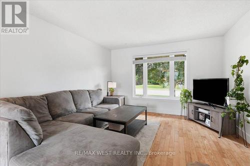 12 Dunnett Drive, Brighton, ON - Indoor Photo Showing Living Room