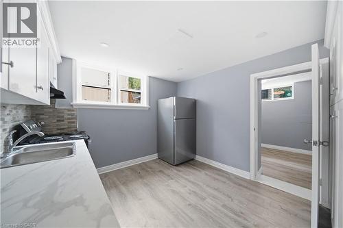 293 Highland Road E Unit# C, Kitchener, ON - Indoor Photo Showing Laundry Room