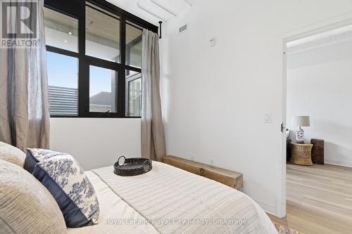 112 - 120 Huron Street, Guelph (St. Patrick'S Ward), ON - Indoor Photo Showing Bedroom