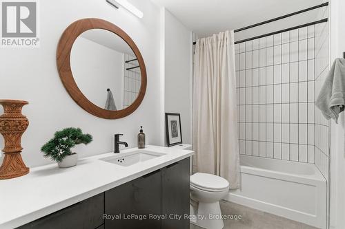 112 - 120 Huron Street, Guelph (St. Patrick'S Ward), ON - Indoor Photo Showing Bathroom