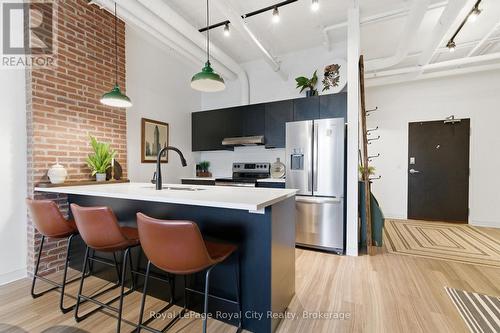 112 - 120 Huron Street, Guelph (St. Patrick'S Ward), ON - Indoor Photo Showing Kitchen With Upgraded Kitchen