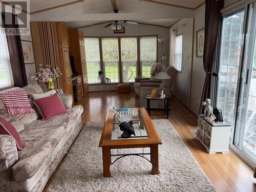 77719 Bluewater Hwy-45 Portside Highway, Central Huron (Goderich), ON - Indoor Photo Showing Living Room