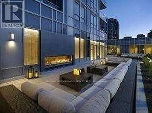 902 - 120 Harrison Garden Boulevard, Toronto, ON -  With Fireplace