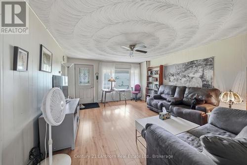 1504 Vanderwater Road, Tweed (Hungerford (Twp)), ON - Indoor Photo Showing Living Room