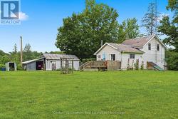 Incredible yard space. - 