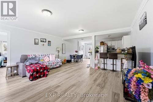 Unit 2 - Living room and kitchen - 23B Mother'S Road, Tweed (Elzevir (Twp)), ON - Indoor