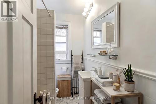 18 Edgewood Avenue, Toronto, ON - Indoor