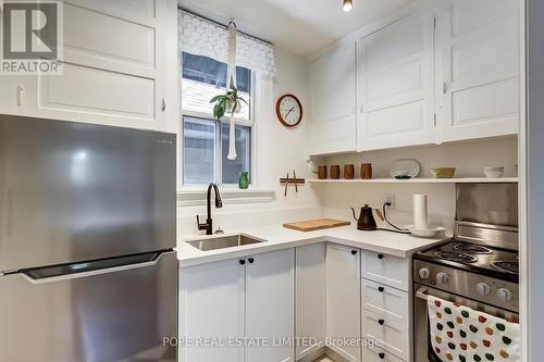 18 Edgewood Avenue, Toronto, ON - Indoor Photo Showing Kitchen