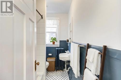 18 Edgewood Avenue, Toronto, ON - Indoor Photo Showing Bathroom