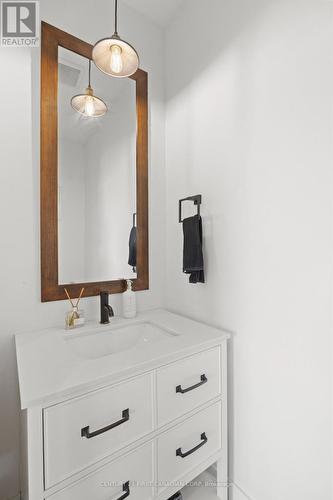 10 Beaty Lane, Zorra (Thamesford), ON - Indoor Photo Showing Bathroom