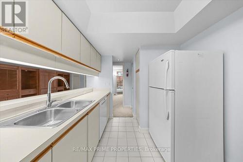 105 - 205 Somerset Street W, Ottawa, ON - Indoor Photo Showing Kitchen With Double Sink