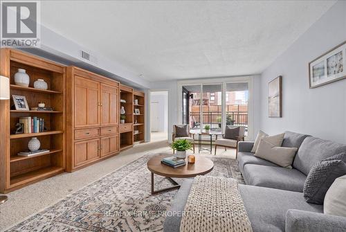 105 - 205 Somerset Street W, Ottawa, ON - Indoor Photo Showing Living Room
