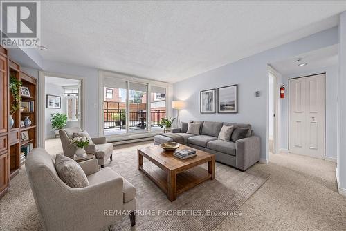 105 - 205 Somerset Street W, Ottawa, ON - Indoor Photo Showing Living Room