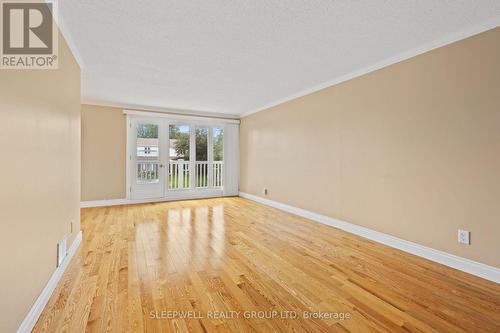 42 CHARKAY STREET , Ottawa, Ontario K2E 5N4 3