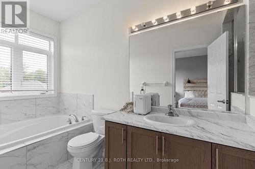 211 Roy Drive, Clearview, ON - Indoor Photo Showing Bathroom