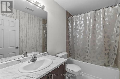 211 Roy Drive, Clearview, ON - Indoor Photo Showing Bathroom