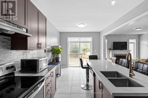 211 Roy Drive, Clearview, ON - Indoor Photo Showing Kitchen With Double Sink With Upgraded Kitchen