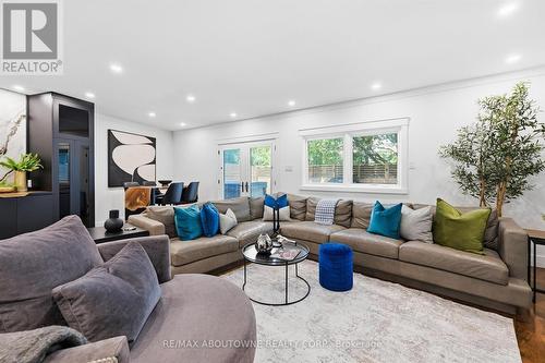 25 Southwind Terrace, Oakville, ON - Indoor Photo Showing Living Room