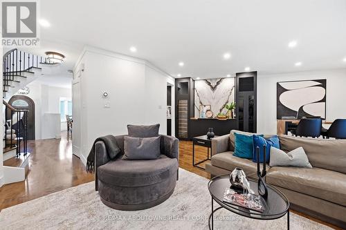 25 Southwind Terrace, Oakville, ON - Indoor Photo Showing Living Room